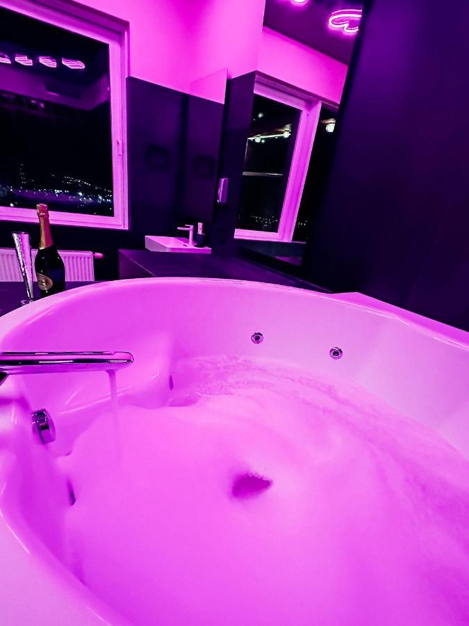 Sky Deep Jacuzzi 30 Floor Leilighet Klaipėda Eksteriør bilde