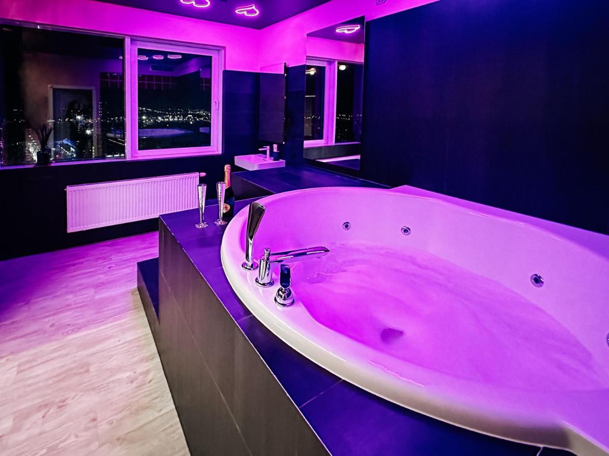 Sky Deep Jacuzzi 30 Floor Leilighet Klaipėda Eksteriør bilde