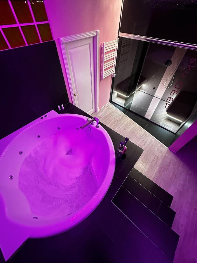 Sky Deep Jacuzzi 30 Floor Leilighet Klaipėda Eksteriør bilde
